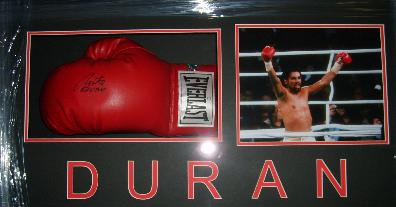 Roberto Duran 'Stonehands' signed glove with unsigned picture framed