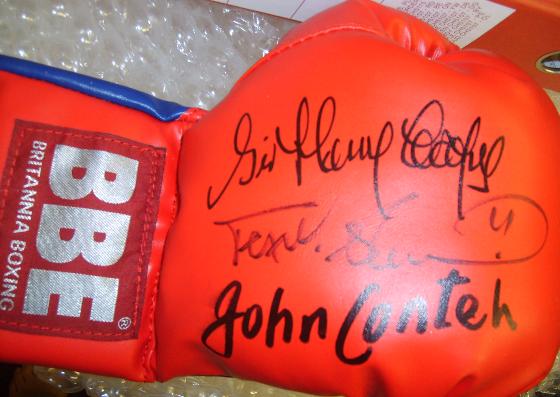 Boxing glove signed by legends Sir Henry Cooper John Conteh & Frank Bruno