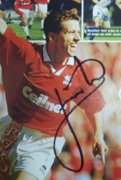 Juninho Middlesboro  signed magazine picture