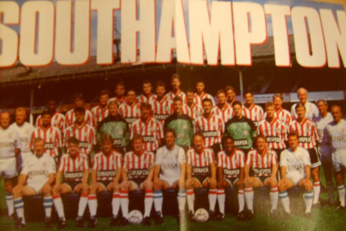 Southampton signed magazine team picture signed by approx 19 including Alan Shearer