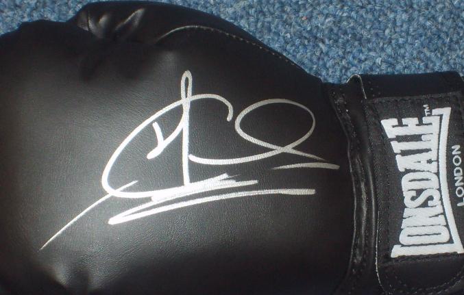 Joe Calzaghe signed Glove 1 only