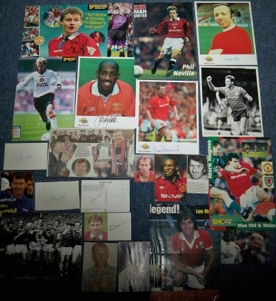 Manchester Utd selection of 22 signed images