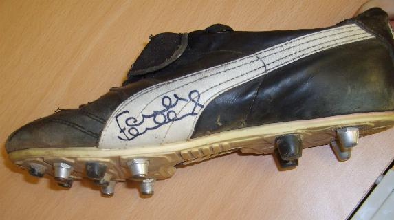 Frank Lampard worn and signed boot