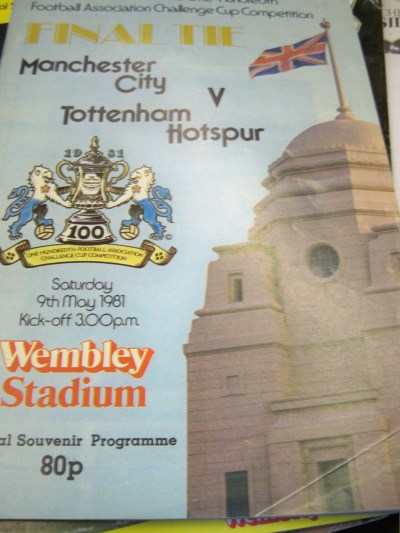 FA Cup Programme 1981 signed by Tottenham legend Ossie Ardiles