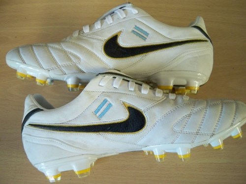 Carlos Tevez worn boots