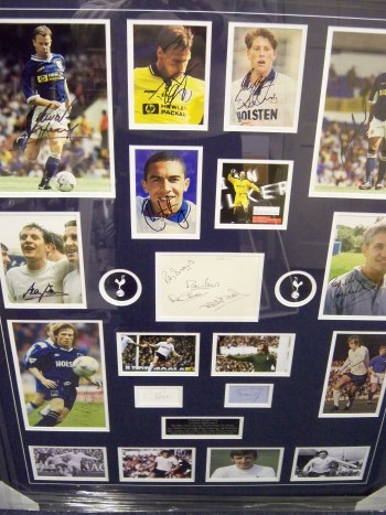 Tottenham Legends montage signed by Phil Beal, Martin Chivers, Martin Peters, Ray Evans, Postcard Ian Walker, Chris Armstrong, Les Ferdinand, Gary Lineker, Alan Mullery, Clive Allen, Darren Anderton, Teddy Sherringham, Nick Barnaby, David Howells