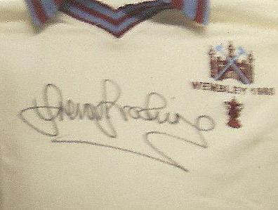 1980 West Ham replica Cup Final shirt signed by Bonds, Brooking, Parkes