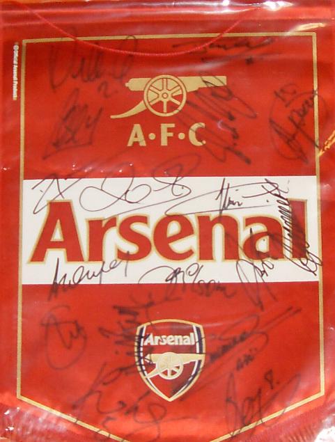 Arsenal Pennant signed by 17