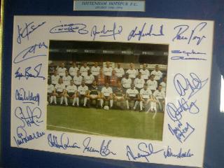 Tottenham 1998-1999 signed presentation