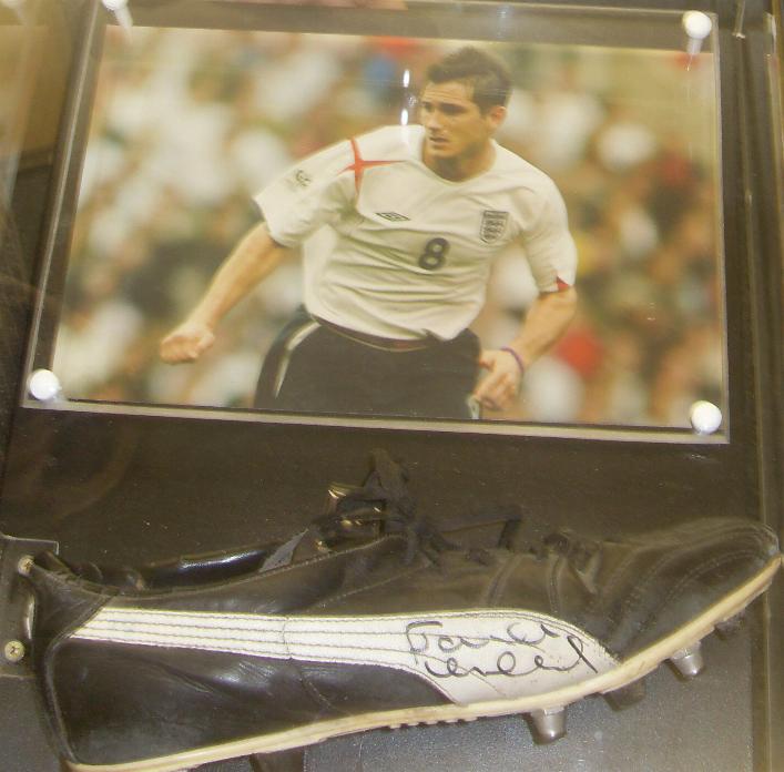 Worn Frank Lampard boot signed presentation