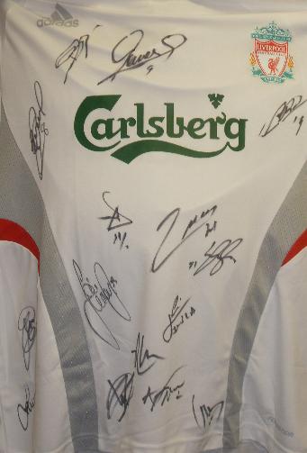 Liverpool 2008-2008 shirt signed by 15