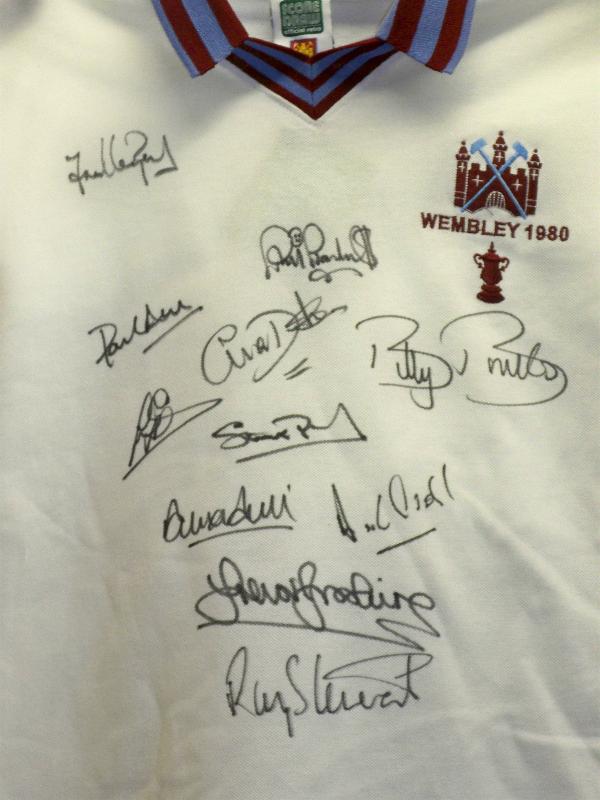 1980 West Ham replica FA cup shirt signed by 11