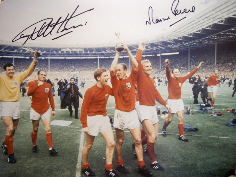 1966 picture signed by Geoff Hurst and Martin Peters 12X16