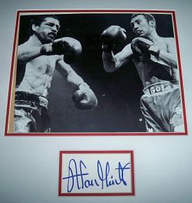 Alan Minter signature photo and mount