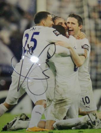 Aaron Lennon signed Spurs photo