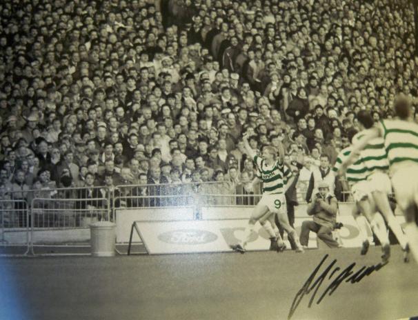 Frank MacAvennie signed Celtic image