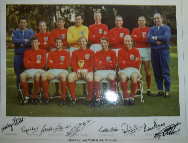 1966 World cup winners signed by 8 picture free UK postage