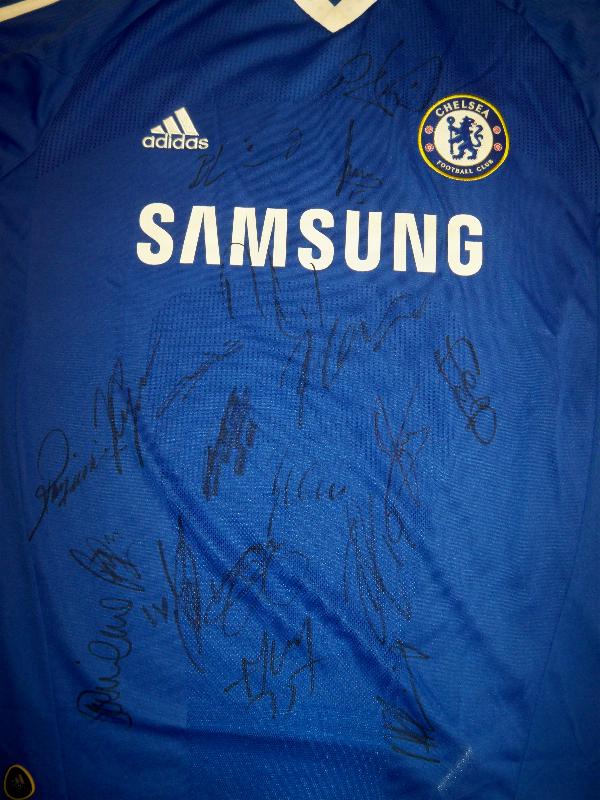 Chelsea  2010-2011 signed shirt