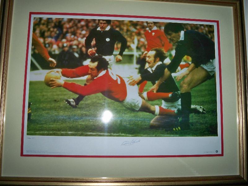 Gareth Edwards signed print scoring a try against Scotland