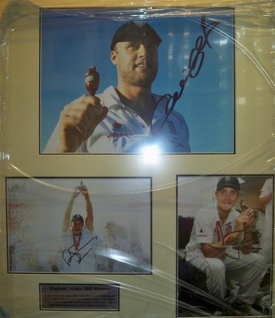 Freddie Flintoff, Stuart Broad, Michael Vaughan signed ashes 2009 presentation