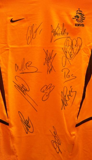 Holland squad shirt signed by 11 including Ruud Van Nistelrooy 