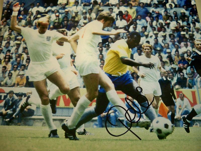 Pele signed photo framed 