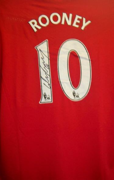 ***Wayne Rooney signed Manchester Utd shirt with digital photographic evidence