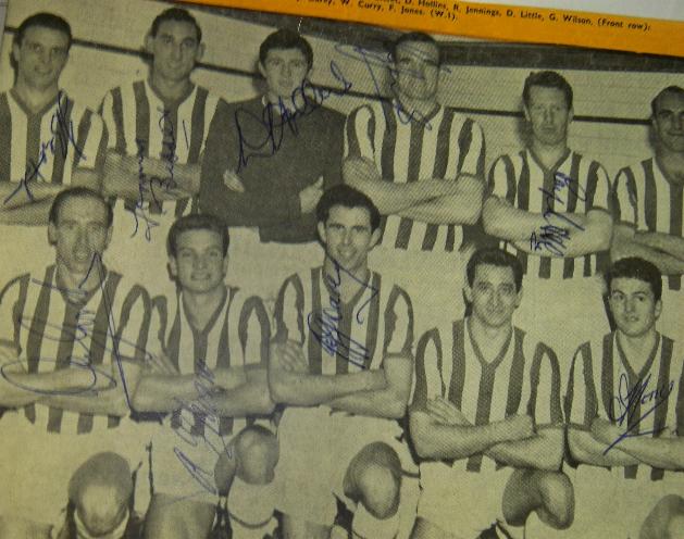 Brighton 1950's/1960's team signed image signed by 9