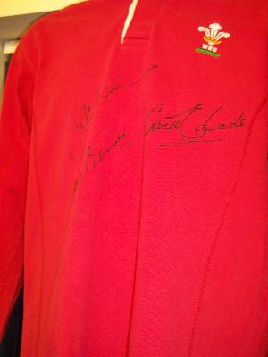 Welsh Rugby Jersey signed by Gareth Edwards JPR Williams and Phil Bennett