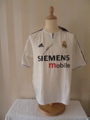 Zinedine Zidane signed Real Madrid shirt