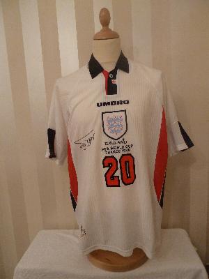 Michael Owen signed twice 1998  England shirt