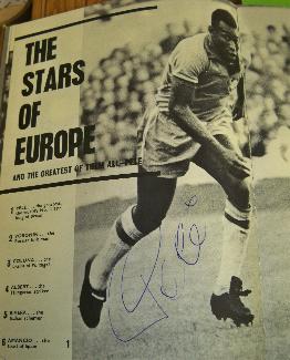 Pele signed image early signature