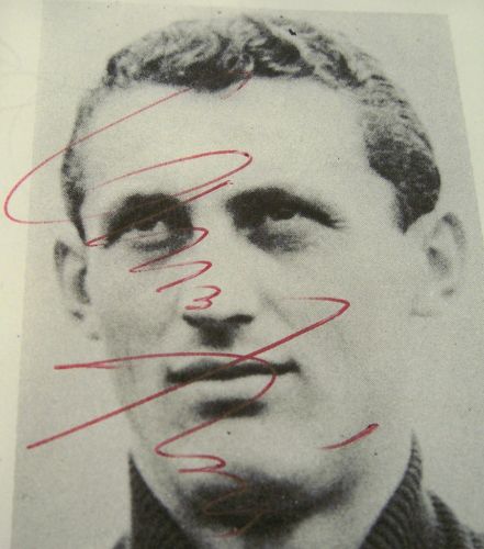 Flrin Albert Hungary a World football Legend signed image very rare