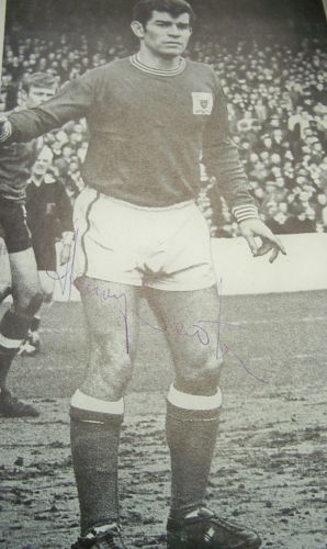 Henry Newton actual signed 60's Nottingham Forest Image AFTAL UACC Rare