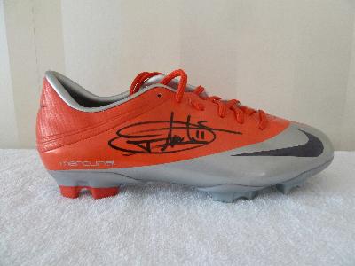 Didder Drogba signed boot