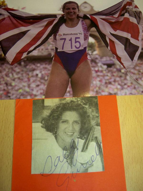 Sally Gunnell signature and image