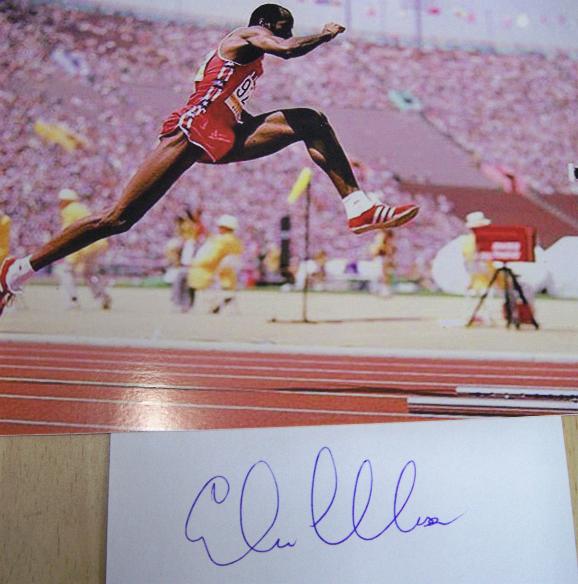 Edwin Moses signature and image