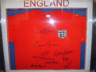 England 1966 replica red shirt 9 sigs