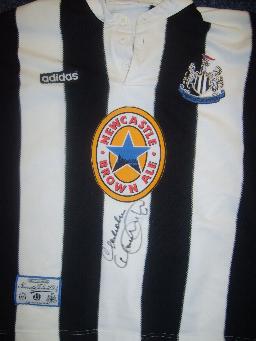 Malcolm Macdonald Newcastle Legend signed shirt