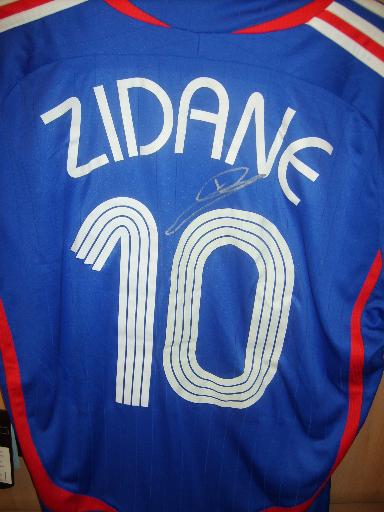 Zinedine Zidane signed France shirt