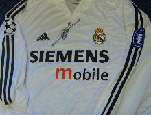 Zinedine Zidane signed Real Madrid shirt