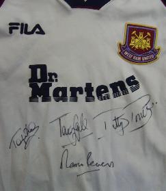 West Ham fila white away shirt signed by Billy Bonds, Tony Gale etc