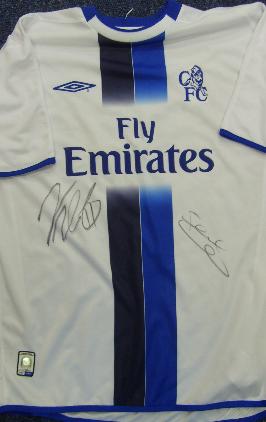 Chelsea away shirt signed by Frank Lampard & Damian Duff